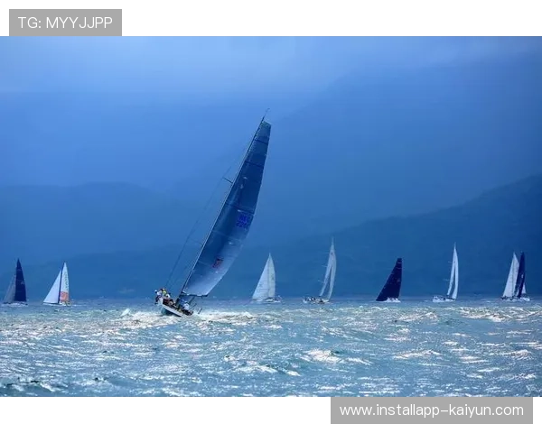 帆板大师赛专业业余同台竞技共同推动水上运动全面普及发展