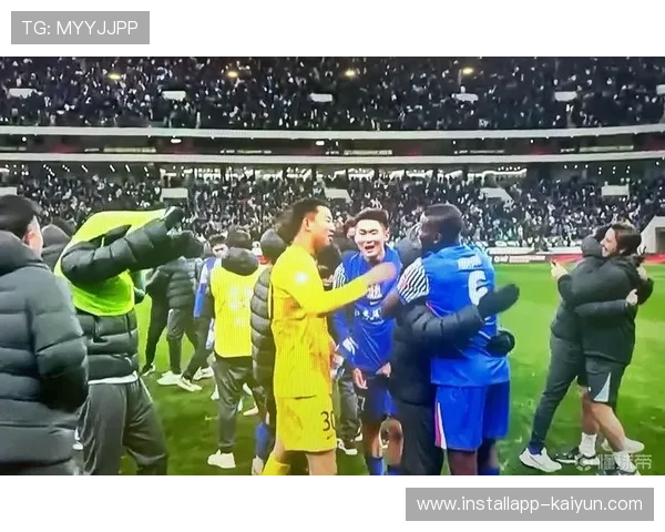 上海申花VS成都蓉城，陈晋一庆祝进球