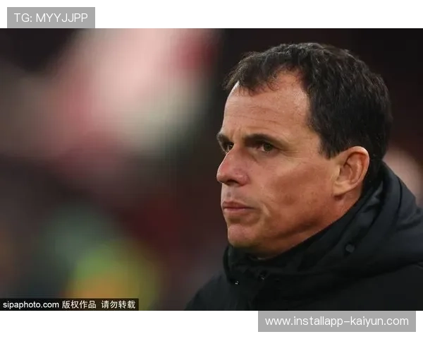 VAR争议再起：英超裁判标准是否亟待统一？多场关键判罚引发球队主帅强烈不满